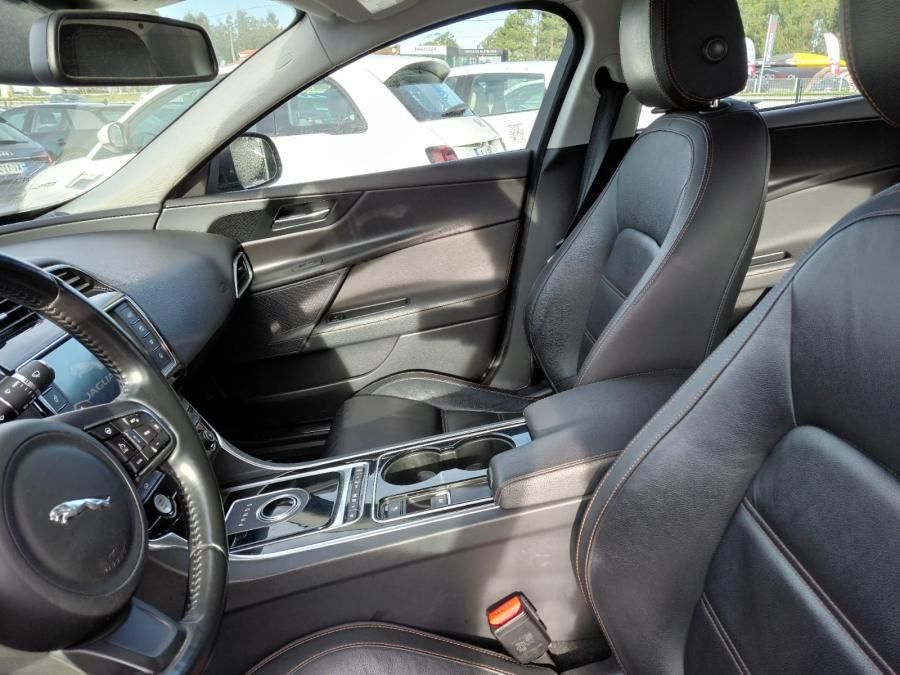 Jaguar XE 2.0 D Prestige Aut.