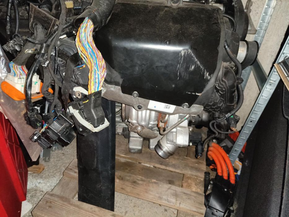 Silnik volvo T8 b4204t28 części całość xc90 xc60 s60  turbo