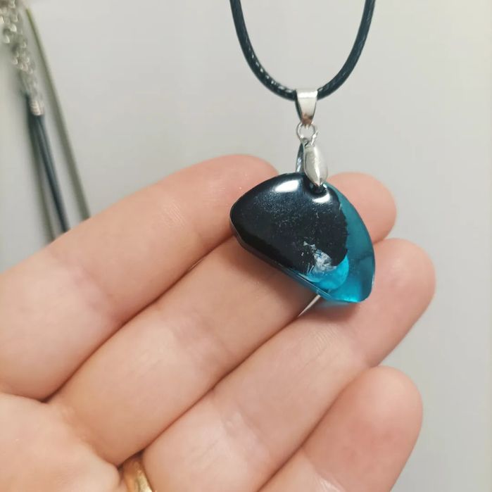 Vários modelos de colares de Epoxy resin