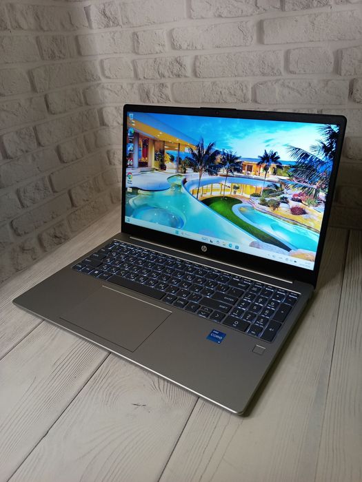 Ноутбук HP Laptop 15t-fd000 I5-1334U 10 ядер 16Gb RAM стан нового