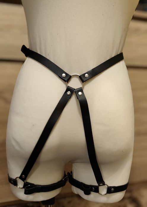 Harness z ekologicznej skóry z kajdankami