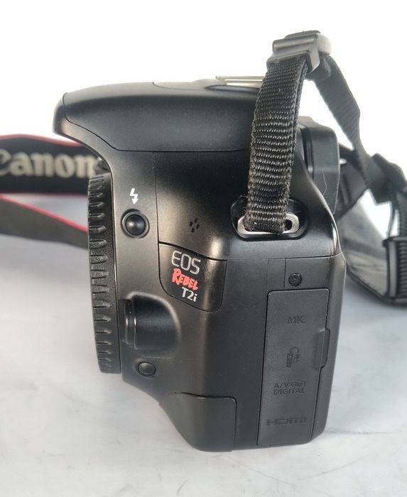 Canon EOS Rebel T2i/550D com muito material