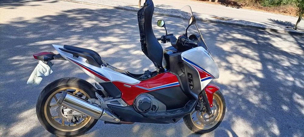 Honda Integra 750S DCT de 2015 com 14500km