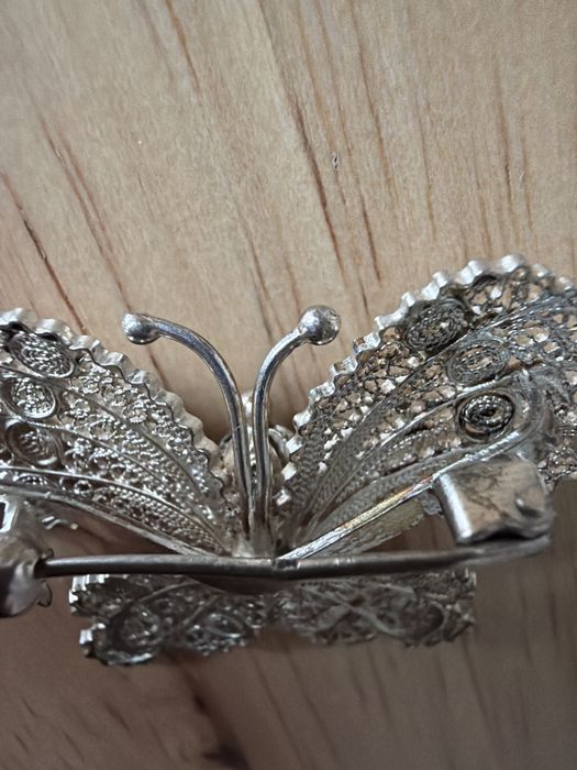Pregadeira broboleta em pratap