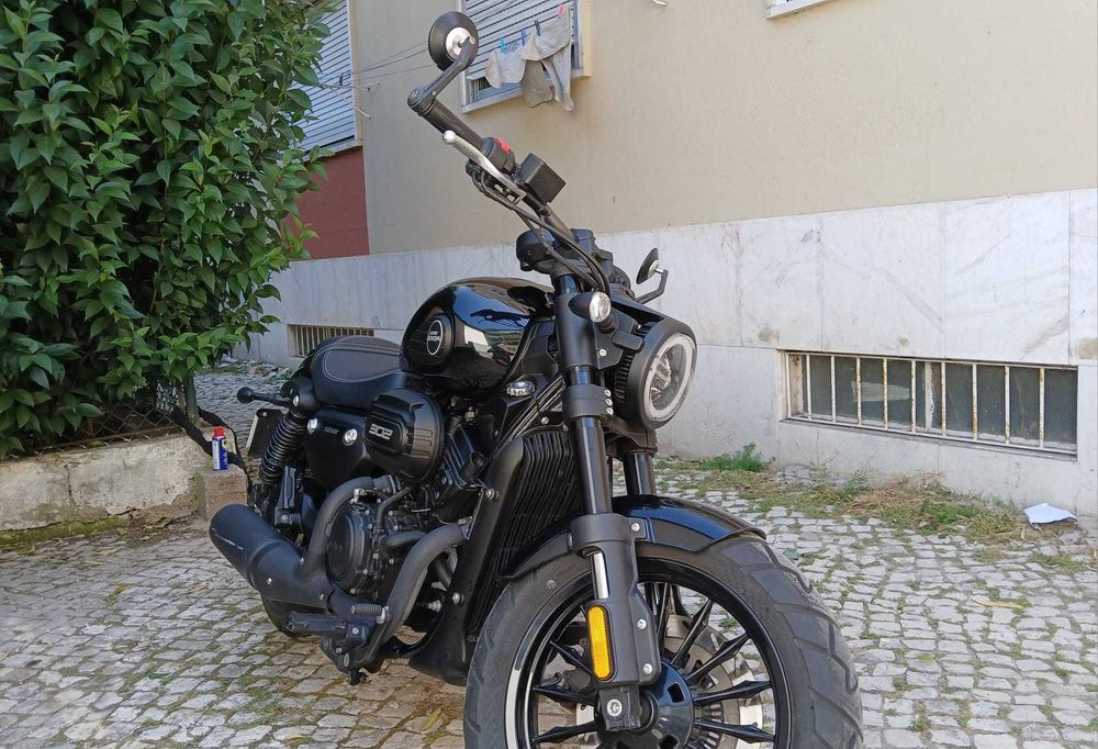 Vendo moto Keeway Benda-V302C, ano 2024.
