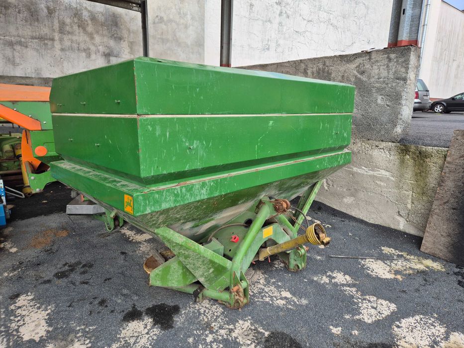 Rozsiewacz nawozu Amazone zam zau podwójna nadstawka hydraulika