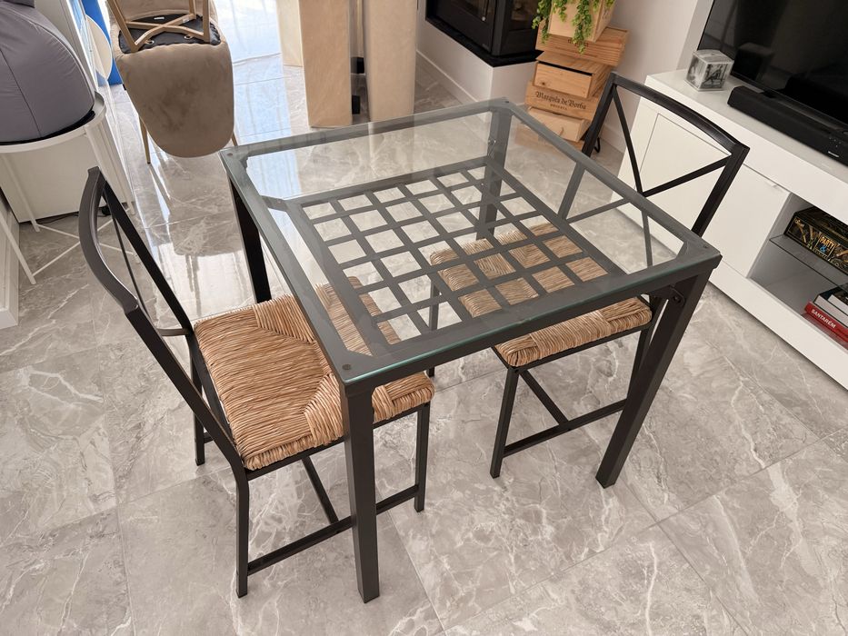 Conjunto mesa e cadeiras IKEA GRANAS