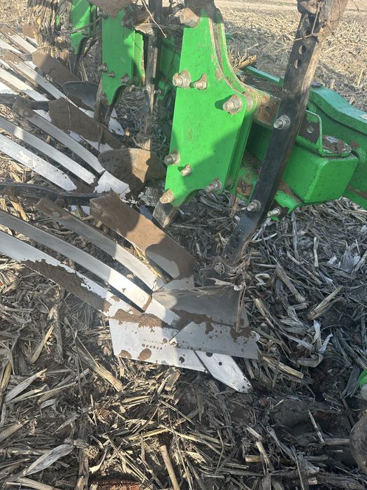 Плуг обертовий навісний Велес Агро ПОНМ-3-35+1