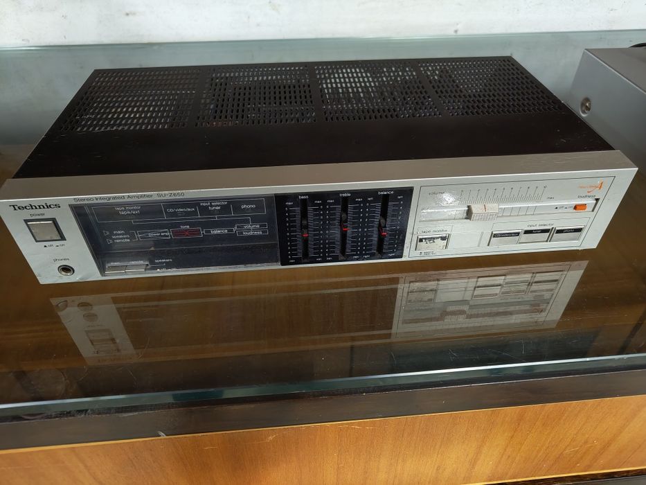 Amplifiers and various equipment64564135179265120