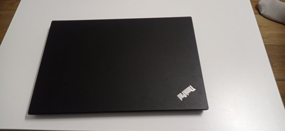 Lenovo ThinkPad T490 z ładowarką