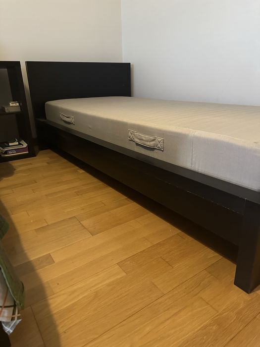 Cama de Solteiro em Madeira Preta (oferta colchao)