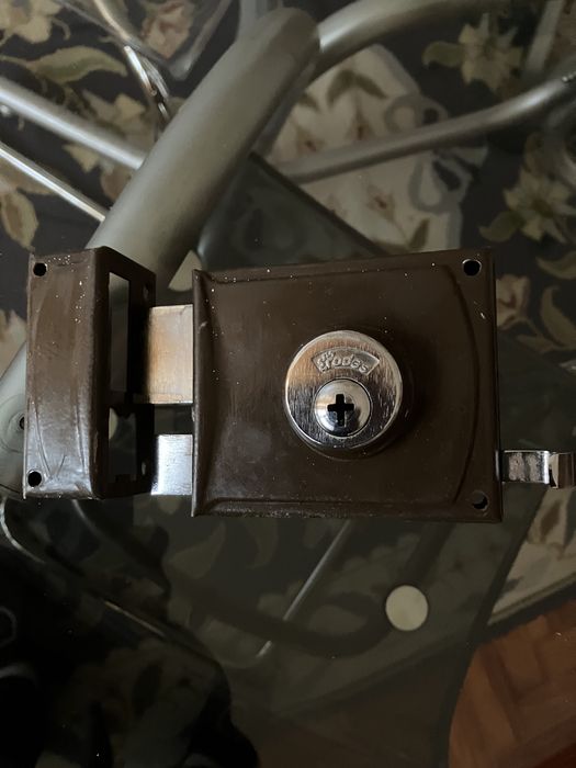 Fechadura de porta esq