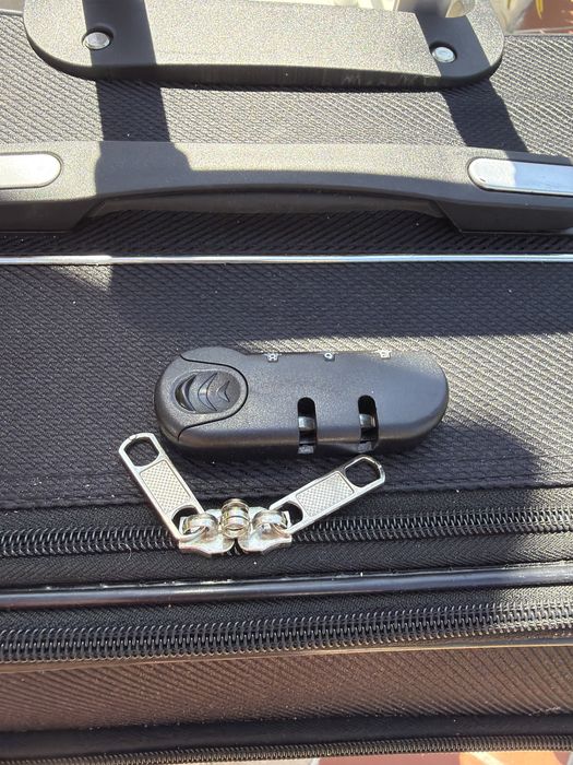 Pack de duas malas de viagem em bom estado