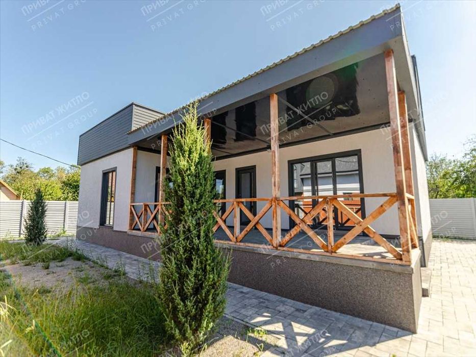 Продається будинок, у якому відчувається затишок з першого кроку.