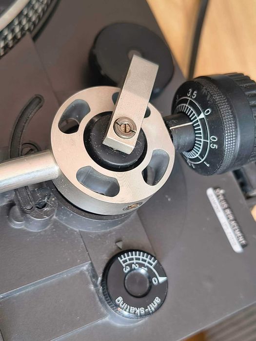 Gramofon hi-fi Technics SL-221 z lat 80.Orginalna wkładka Technics 270c Prędkość 33 i 45 obr./min.