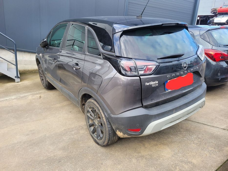 Opel Crossland 2023 para peças