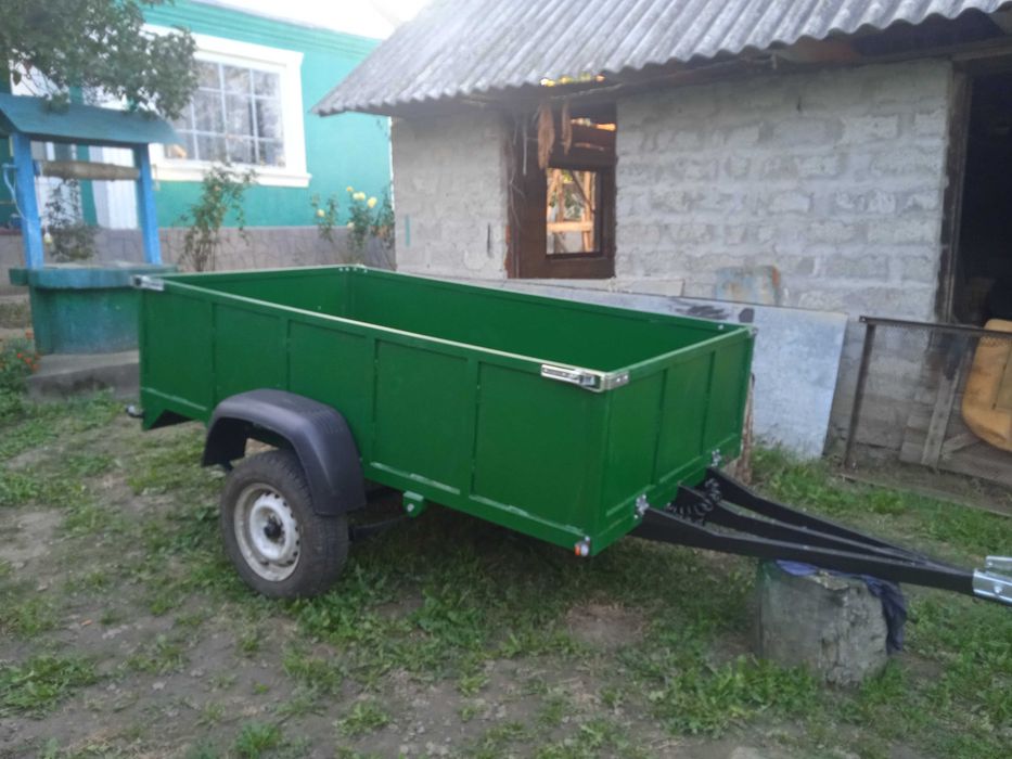 Прицеп легковий одноосний