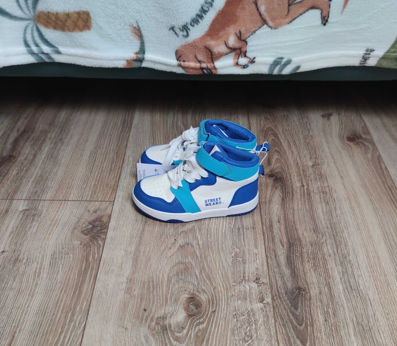 Nowe sneakersy rozmiar 30