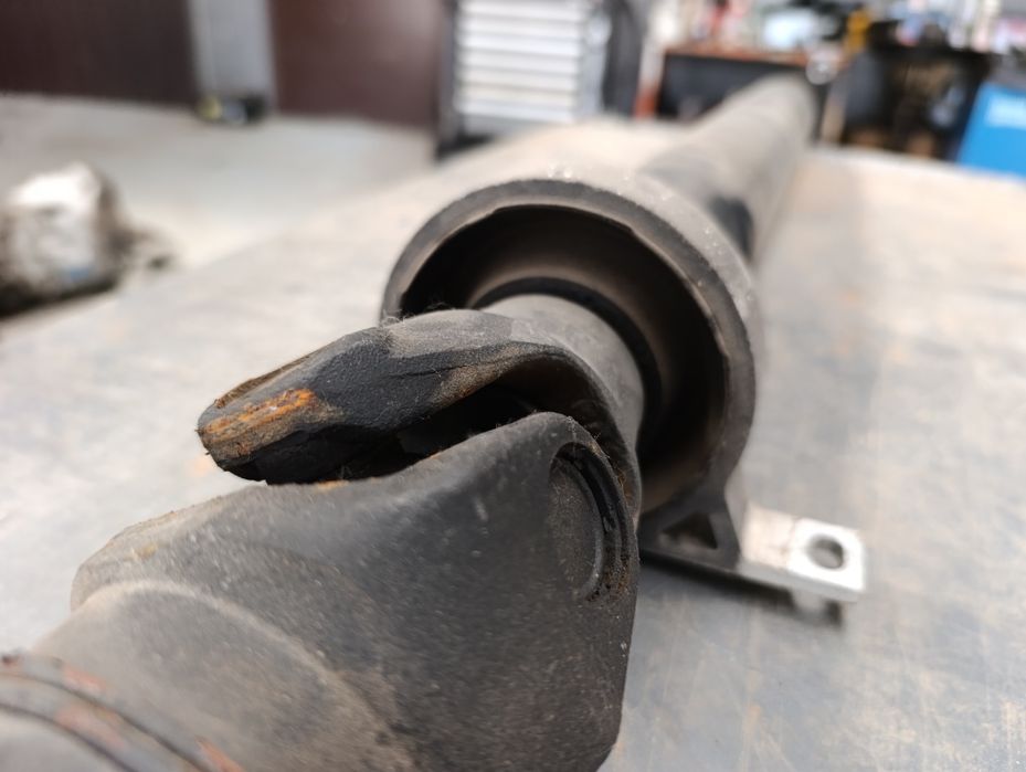 BMW E60 3.0d 235km wał napędowy Manual