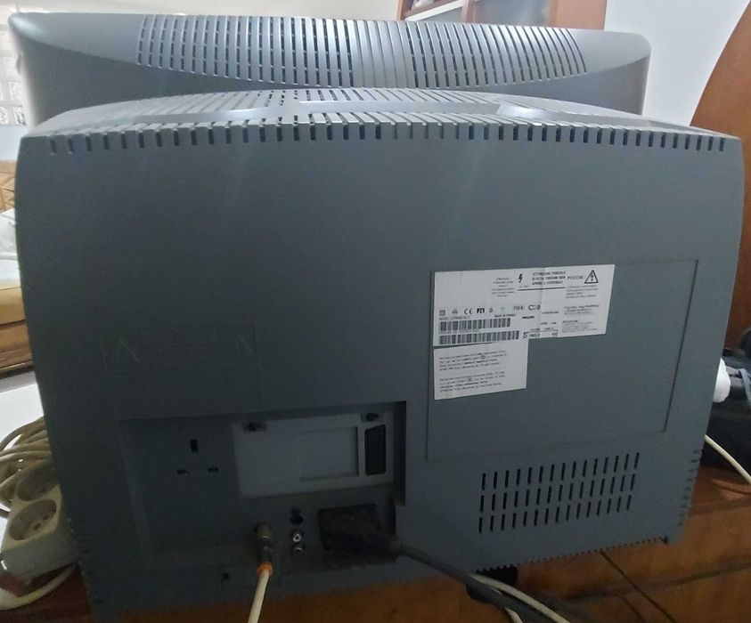 Televisão Philips Matchline 32” CRT – Modelo 32PW9818/12