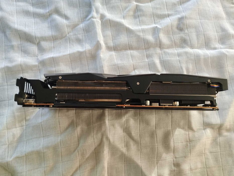 Placa Gráfica AMD RX5600XT64751783020929124