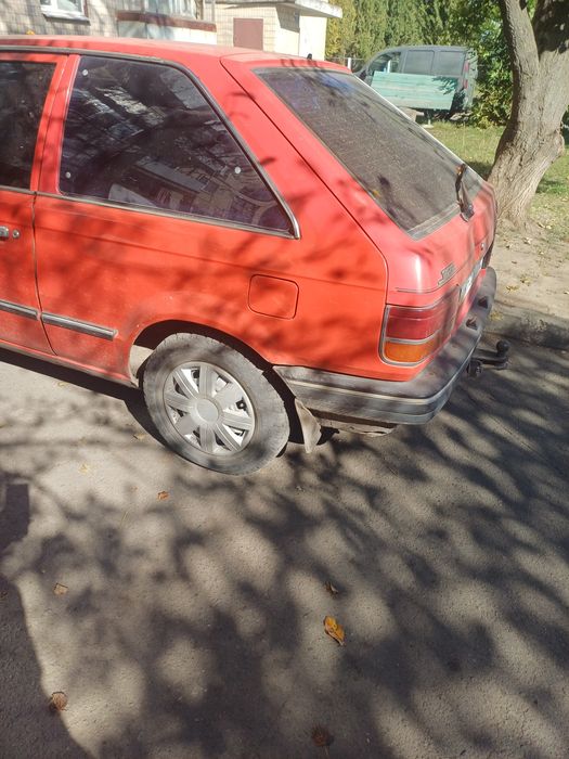 Мазда 323 Mazda автомобиль