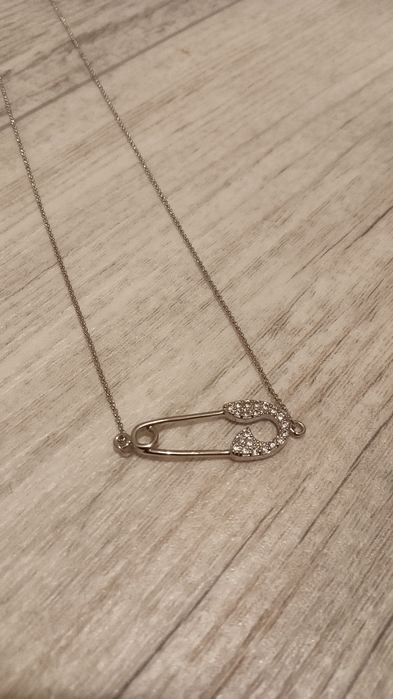 Цепочка и кулон.