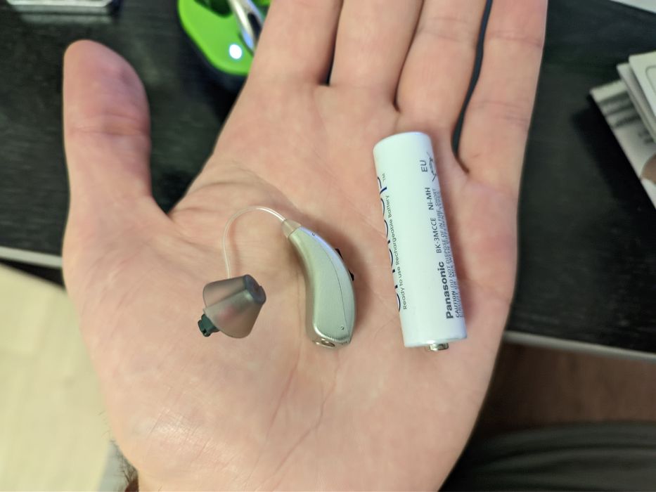 Слуховой аппарат с приложением и автонастройкой