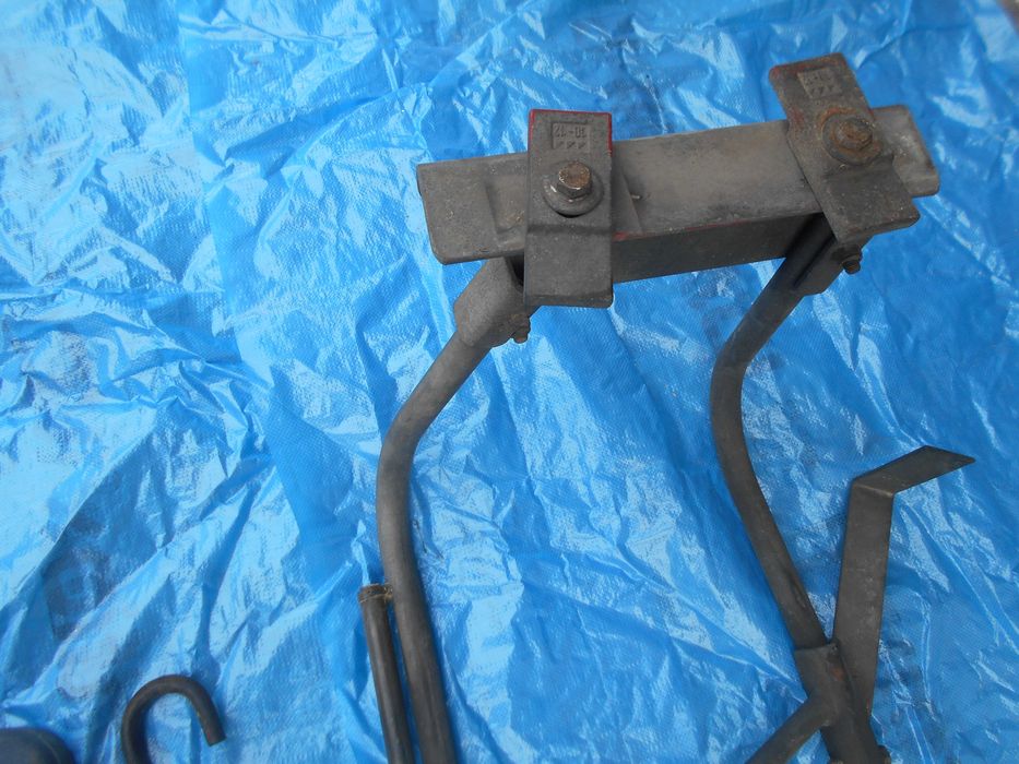 Suportes para pneus suplentes para semi  reboque.