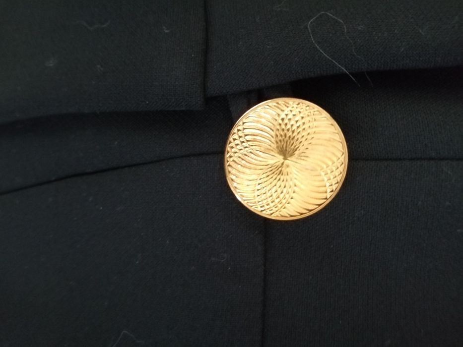 Vestido preto elegante por estrear