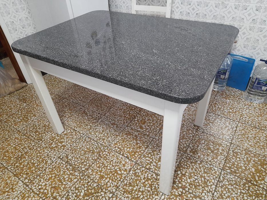 Mesa com pedra 110*80
