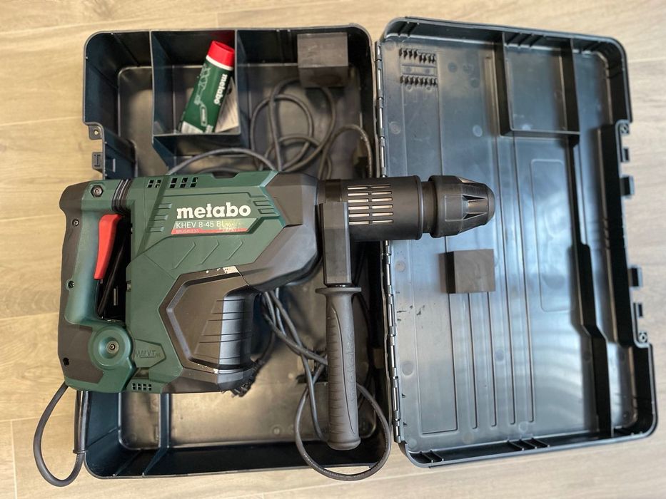 Перфоратор фірми (Metabo) модель KHEV  8-45. BL .