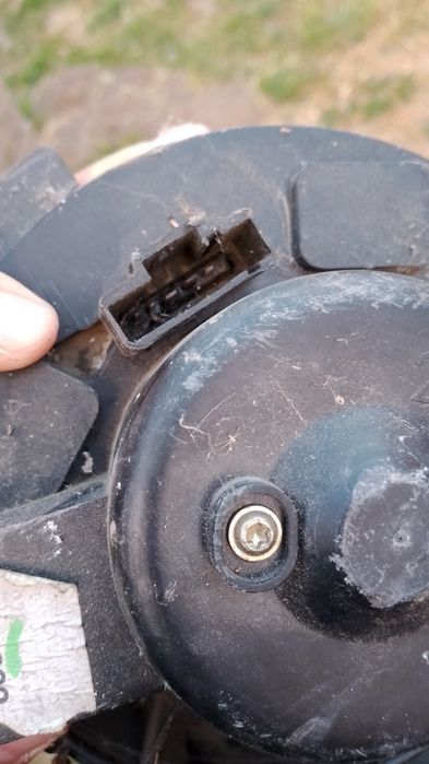 Продам вентилятор пієчки Пежо 307