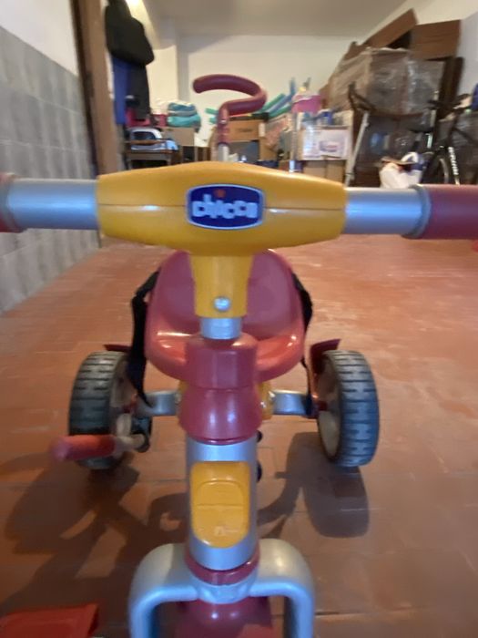 Triciclo Chicco com pega parental – Como novo