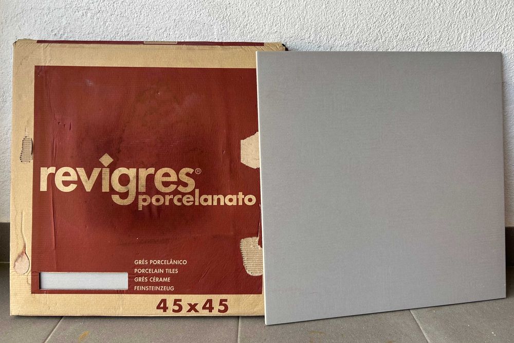 Chão de cozinha, casa de banho, corredor - 8 caixas