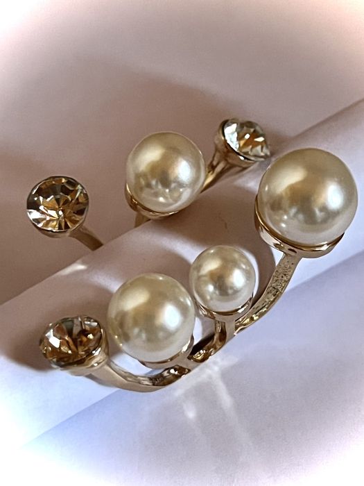 Przepiękny regulowany pierścionek