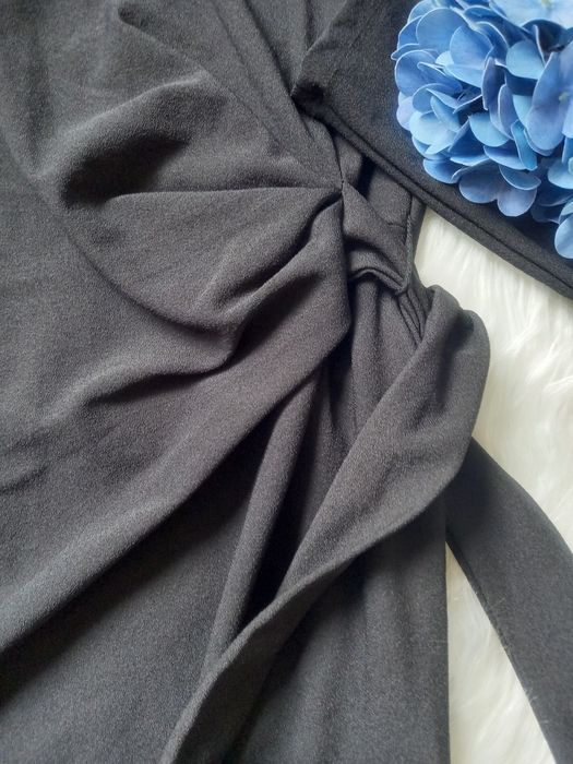 Przepiękna sukienka czarna Tom Tailor roz M lejącą mała czarna