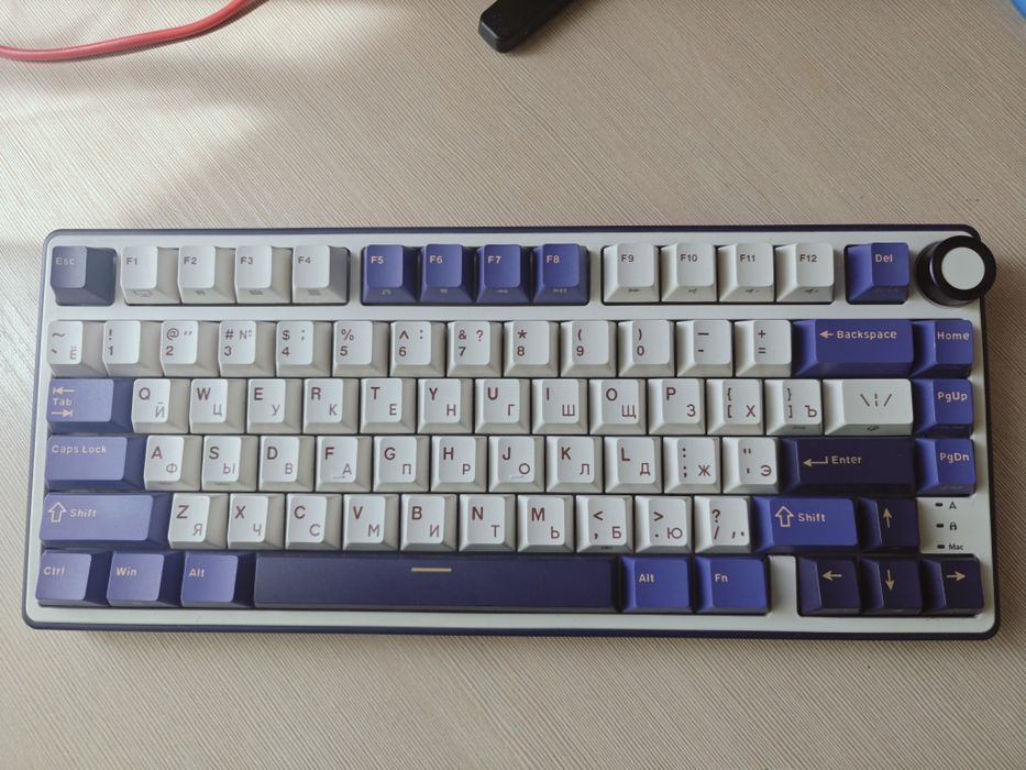 Механическая игровая клавиатура Royal kludge rk r75
