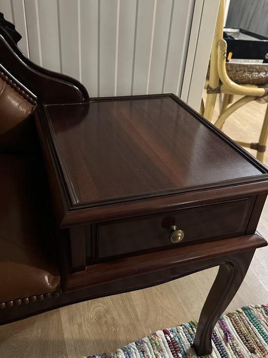 Banco vintage com Mesa Lateral e Gaveta