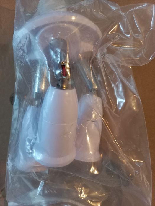 Адаптер-розгалужувач цоколя Е27 на 3 лампочки.