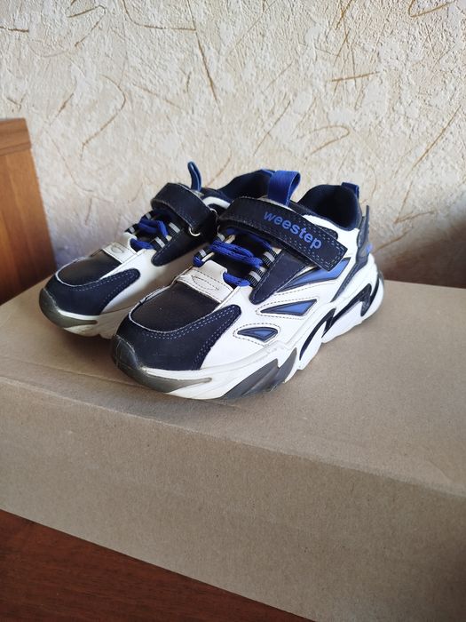 продам кросівки Weestep