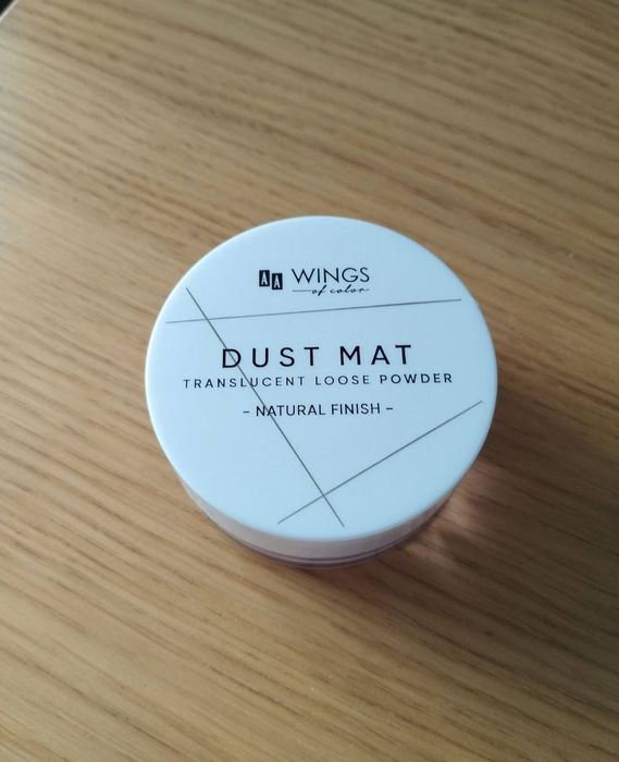 AA WINGS OF COLOR puder dust mat