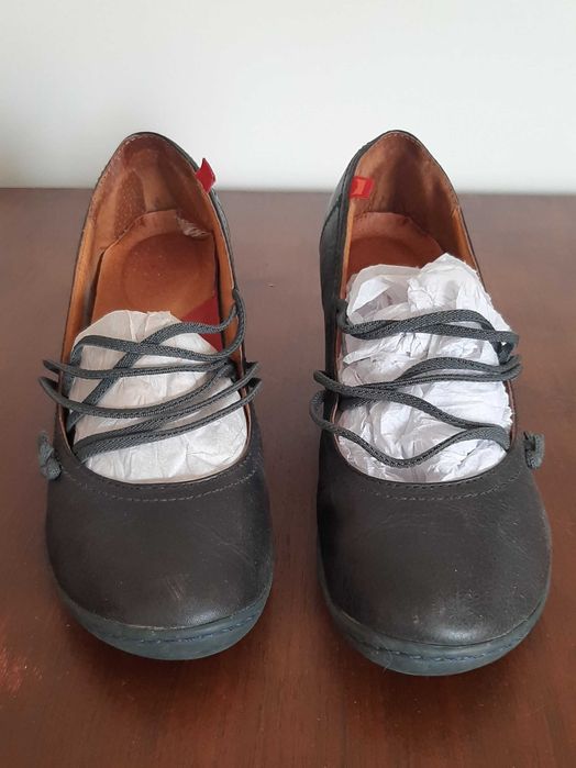 Sapatos de pele com salto pretos marca CAMPER n.º 36