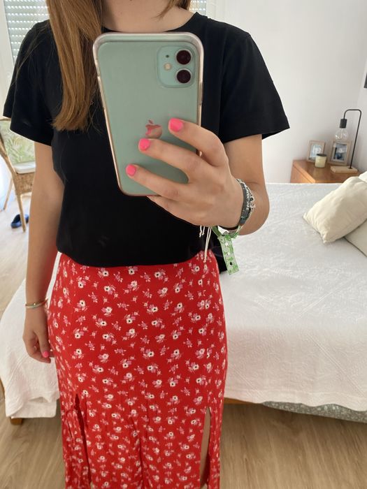 Saia comprida com flores Stradivarius