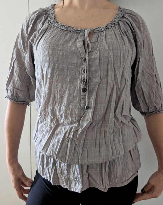 Blusa com botões e laço, manga 3/4