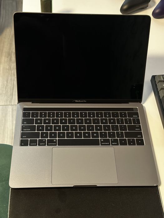 Ноутбук Macbook pro 13 2016 8/256