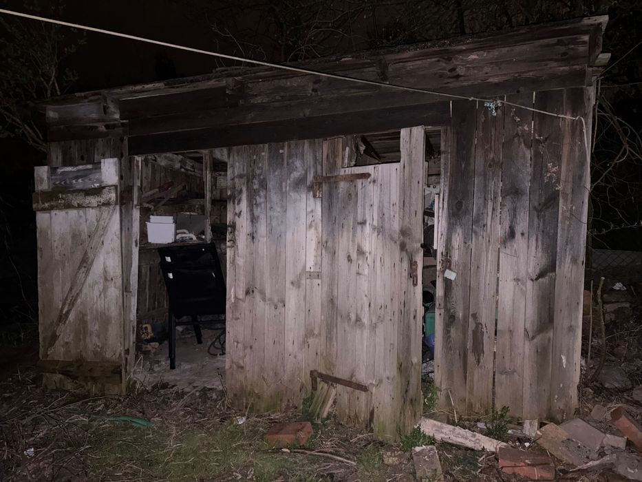 Oddam za darmo drewno,szopę.