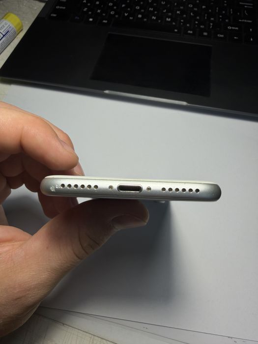Iphone 8  64gb neverkock