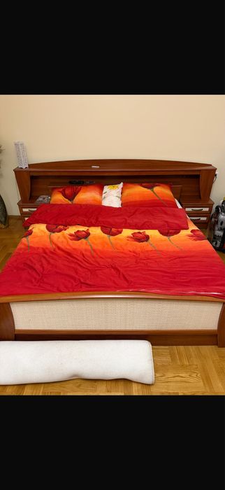 Sprzedam komplet mebli sypialnianych z litego drewna Ratan jak Nowe