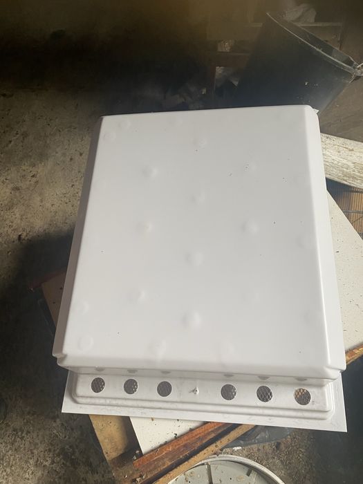 Używane podkarmiaczki powałkowe HexaTeam do uli Dadant 10 Wielkopo 12R